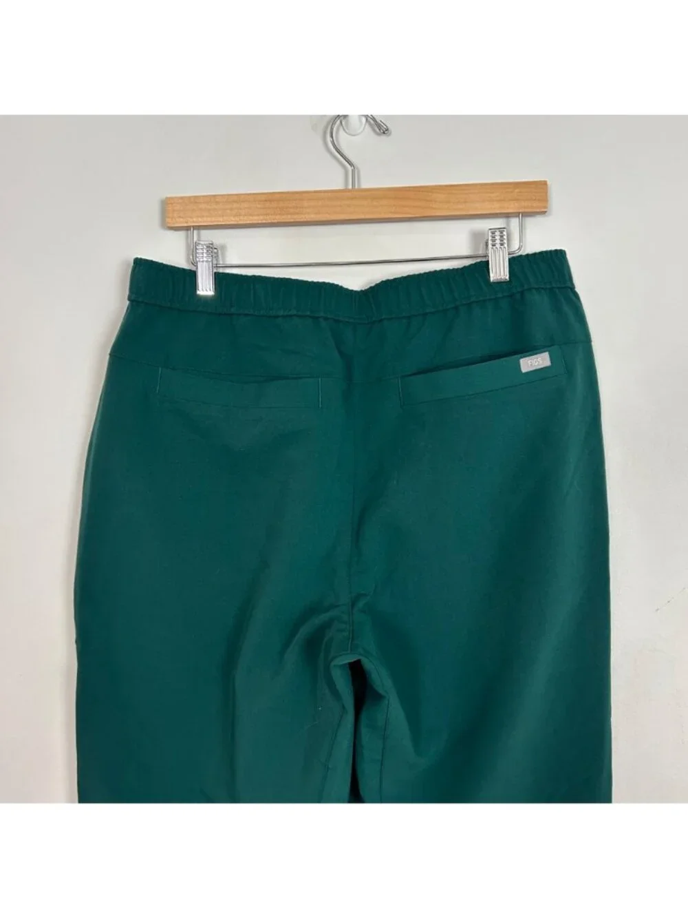 NEW Figs Green Tansen Jogger Scrub Pants Size Large Men’s
